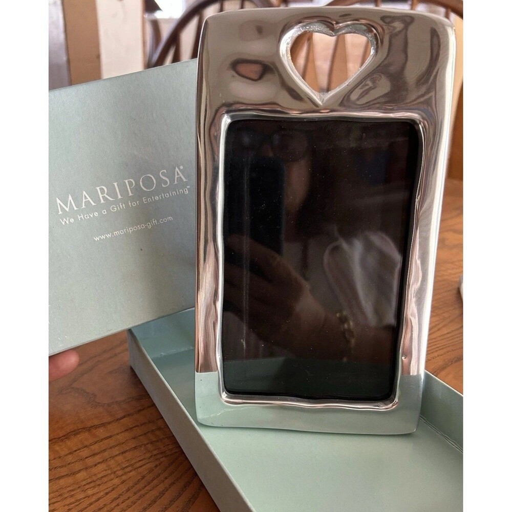 MARIPOSA Open Heart  Picture Frame  For 4 X6  Pic New In Box